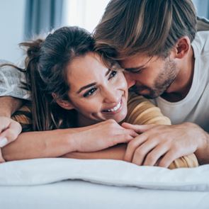 Ο καλύτερος τρόπος να πεις στη σύντροφό σου ότι έχεις πολύ μικρό πέος