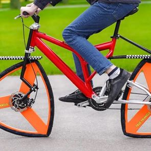 To ποδήλατο που τριγώνισε τις στρογγυλές ρόδες