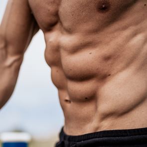 Αποκτώντας τους κοιλιακούς των ονείρων σου με 7λεπτη &lt;em>προπόνηση&lt;/em>