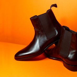 Η ροκ κομψότητα των Chelsea boots φοριέται καθημερινά