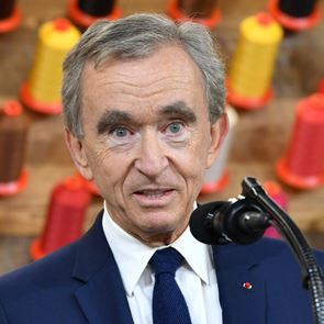 O Bernard Arnault γίνεται όλο και πιο πλούσιος