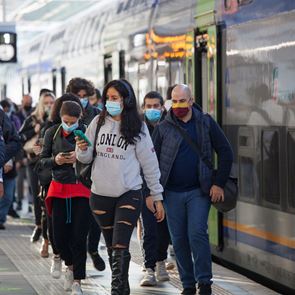 Έκρηξη της μετάλλαξης Όμικρον τους επόμενους δύο μήνες