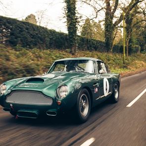 Μία από τις ομορφότερες vintage &lt;em>Aston&lt;/em> &lt;em>Martin&lt;/em> ψάχνει νέο γκαράζ