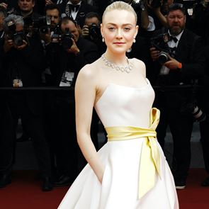 Η Dakota Fanning δεν παίζει πια κρυφτό