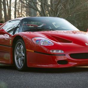 Πωλείται όπως είναι εξοπλισμένη η πρώτη Ferrari F50