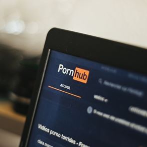 Το Pornhub αλλάζει 'πρόσωπο