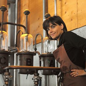 H Elisabetta Nonino και η απόσταξη παράδοσης