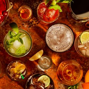 Τα πιο δημοφιλή <em>cocktails</em> του 2020 και πώς θα τα φτιάξεις