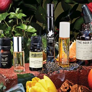 Γιατί αξίζει να ψεκαστείς με αιθέρια έλαια κι όχι με κλασικά <em>αρώματα</em>