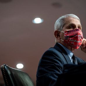 Ποιος απειλεί τον Anthony Fauci