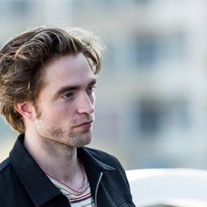 Cargo βερμούδα, όπως του Robert Pattinson