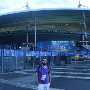 Θάνο Σαρρή τι σε έκανε να πετάξεις τη μπάλα στην κερκίδα