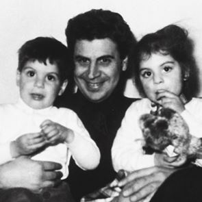 Πώς προέκυψε το δικαστικό θρίλερ της κηδείας του Μίκη Θεοδωράκη