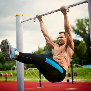 5 απλές ασκήσεις που καίνε (πολύ) λίπος