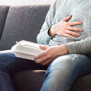 To φαινόμενο food hangover και πώς να το αντιμετωπίσεις