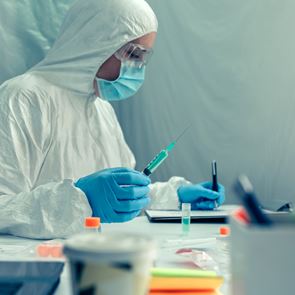 Ο πλανήτης σε αγώνα δρόμου για το <em>εμβόλιο</em> του κορονοϊού
