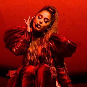 Η Ariana Grande έγινε η πρώτη γυναίκα &lt;em>Πρόεδρος&lt;/em> των &lt;em>ΗΠΑ&lt;/em>