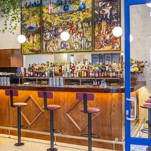 Σε αυτά τα νέα μπαρ πίνει τώρα η Αθήνα