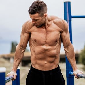 Καλλισθενική γυμναστική vs γυμναστήριο: Τι να προτιμήσεις για περισσότερη μυική μάζα