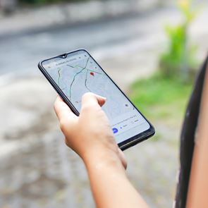 Το Google Maps θα &#39;ξεμπροστιάζει&#39; τις επιχειρήσεις με τις ψεύτικες κριτικές