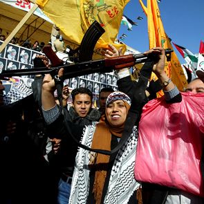 Ποιοι ευνοούνται από την ανάφλεξη στη Μέση Ανατολή