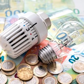 Μεγάλες μειώσεις στα τιμολόγια και στις επιδοτήσεις