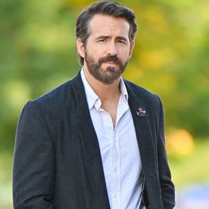 O Ryan Reynolds αγόρασε σπίτι σε χωριό για να είναι κοντά στη Ρέξαμ