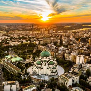 Το θέμα της δημοκρατίας στη Σερβία περνά στα χέρια των πολιτών