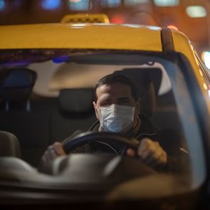 Γιατί οι ταξιτζήδες κινδυνεύουν περισσότερο από ιούς