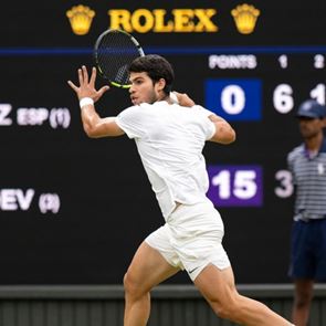 Η <em>Rolex</em> συγχαίρει τον Carlos Alcaraz για την κατάκτηση του πρωταθλήματος Wimbledon