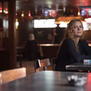 Μήπως το Sharp Objects είναι η σειρά του καλοκαιριού