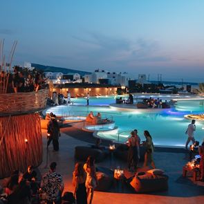 O dj Valeron στο Pacman του Andronis Arcadia