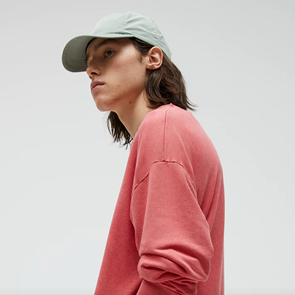 Τα πιο στιλάτα φούτερ του φετινού χειμώνα