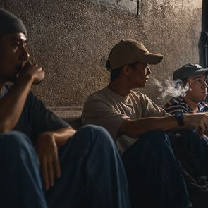 Η νέα γενιά χρησιμοποιεί το TikTok για να κόψει το άτμισμα