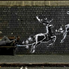 Το νέο γκράφιτι του Banksy για τα Χριστούγεννα
