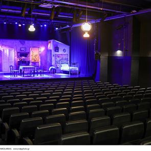 Ένα νέο, υπέροχο θέατρο άνοιξε μόλις στην Κυψέλη