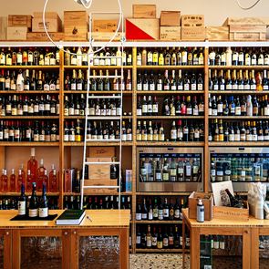 Assemblage, η υβριδική συνέχεια του Warehouse