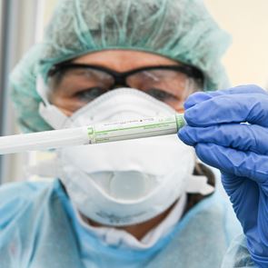 Κορονοϊός: 14 κρίσιμες ερωτήσεις βρίσκουν επιστημονική απάντηση