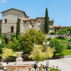 Greccio, το &#39;ελληνικό&#39; χωριό στην &lt;em>Ιταλία&lt;/em> όπου γεννήθηκαν τα Χριστούγεννα