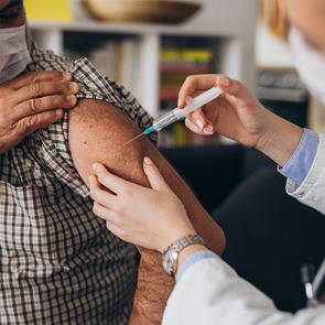 Η ανοσία της αγέλης αργεί ακόμη στην Ελλάδα