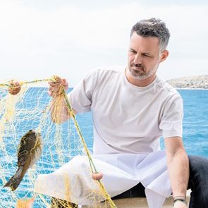 Η θαλασσινή αρτιότητα του Παπαϊωάννου