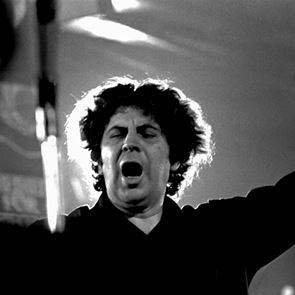 &quot;Ζήτω η ομορφιά. Ζήτω η αγάπη&quot;: Τα ημερολόγια του Μίκη Θεοδωράκη