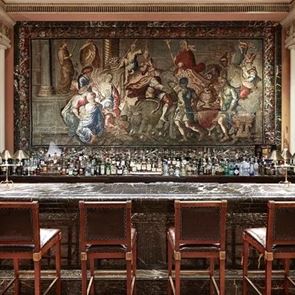 Τα πεντάστερα μπαρ των αθηναϊκών ξενοδοχείων