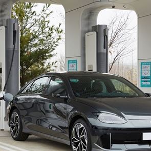 Προσεχώς τα <em>Hyundai</em> θα τα φορτίζονται από ρομπότ