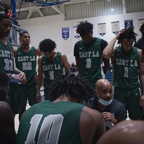 Τα &lt;em>ντοκιμαντέρ&lt;/em> του Netflix για τον Δεκέμβριο