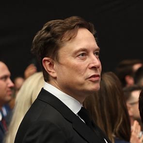 Το τέλος των smartphones προβλέπει ο &lt;em>Elon&lt;/em> &lt;em>Musk&lt;/em>