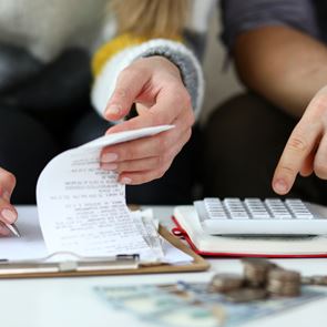 Ποιοι απαλλάσσονται από τα τεκμήρια διαβίωσης και τις e-αποδείξεις