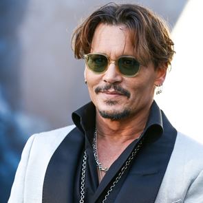 Άλλη μια φωτογραφία του Johnny Depp στον ρόλο του Λουδοβίκου ΙΕ