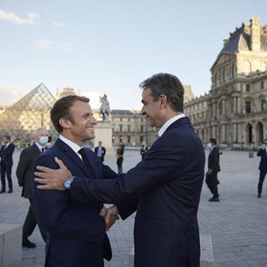 Η Γαλλία, ξανά δίπλα στην Ελλάδα