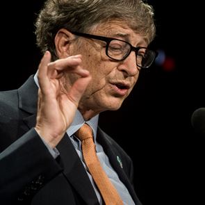 Ο Bill Gates εξηγεί πότε και πώς θα επανέλθουν οι πλούσιες χώρες από τον κορονοϊό